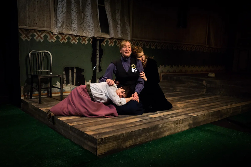 Three Sisters Image 16